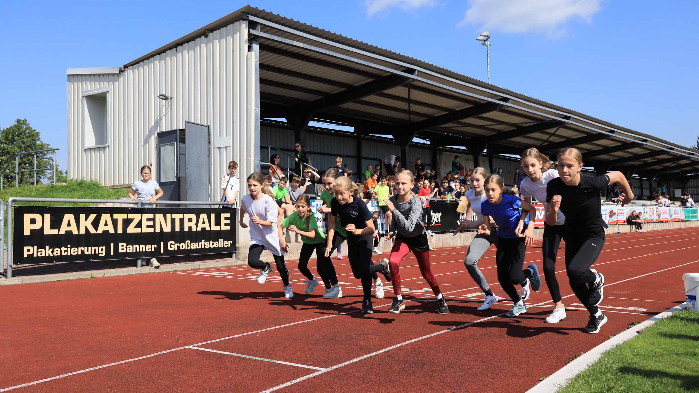 FPOS1458_Stadionlauf Madchen.jpg